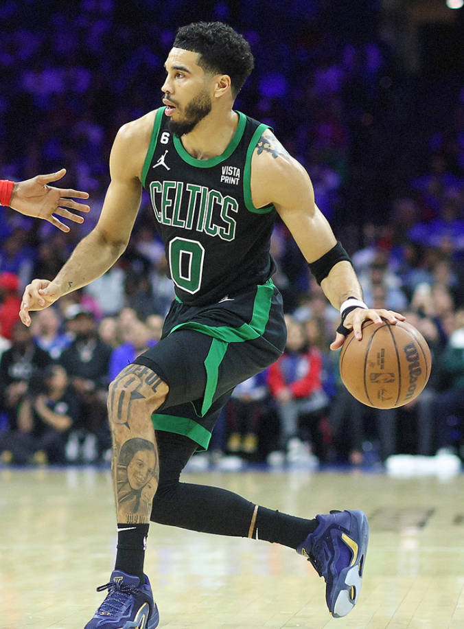 莫兰特险胜塔图姆，关键时刻神级表现关键表现点燃全场！的简单介绍